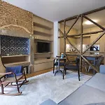 Rustic Flat At Lisbon's Heart