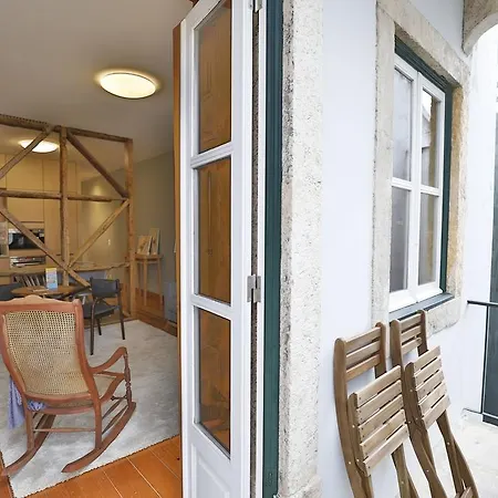 Rustic Flat At Lisbon's Heart
