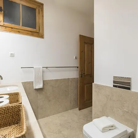 Apartment Rustic Flat At Lisbon's Heart *