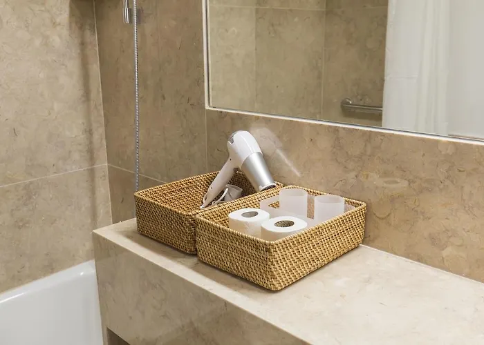 Rustic Flat At Lisbon's Heart *