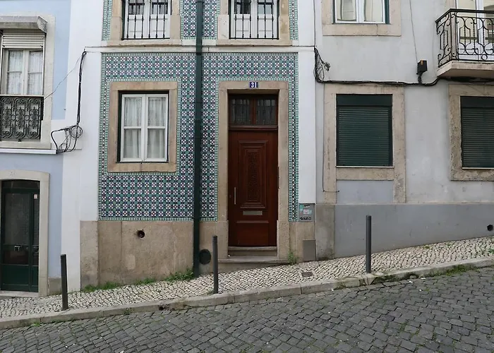 Rustic Flat At Lisbon's Heart *