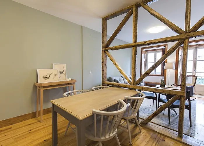 Rustic Flat At Lisbon's Heart Διαμέρισμα *