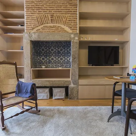Lovelystay - Rustic Flat At Lisbon's Heart *