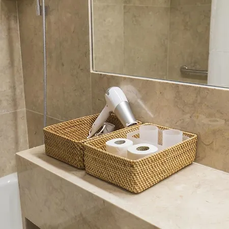 Lovelystay - Rustic Flat At Lisbon's Heart *