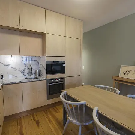 Lovelystay - Rustic Flat At Lisbon's Heart * Lisboa