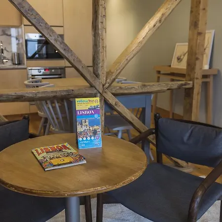 Lovelystay - Rustic Flat At Lisbon's Heart *